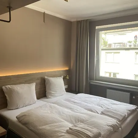 Petite Koenigsallee Self Check-in 3*