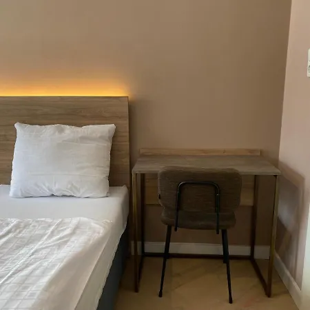 Petite Koenigsallee Self Check-in Düsseldorf