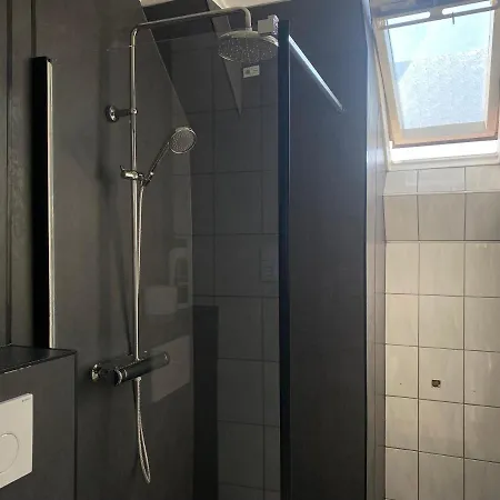 Petite Koenigsallee Self Check-in Szálloda 3*