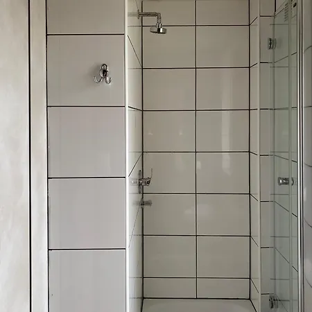 Szálloda Petite Koenigsallee Self Check-in