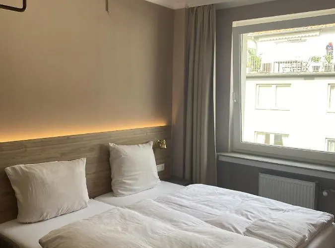 Petite Koenigsallee Self Check-in 3*