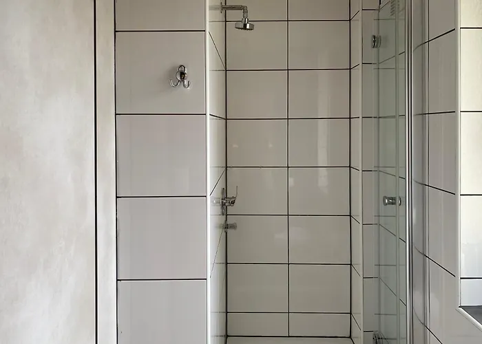 מלון Petite Koenigsallee Self Check-in