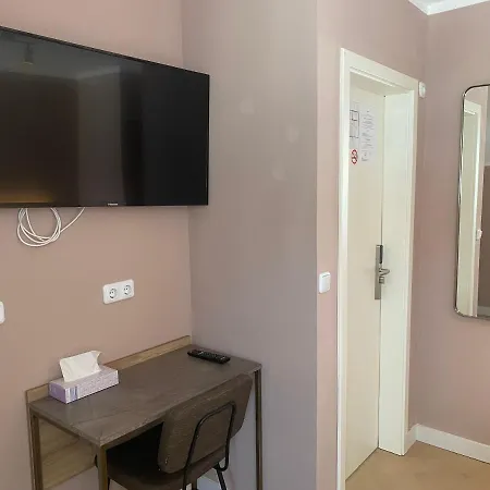 Petite Koenigsallee Self Check-in Hotel