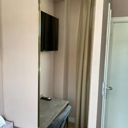 Petite Koenigsallee Self Check-in