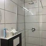 Petite Koenigsallee Self Check-in Hotel
