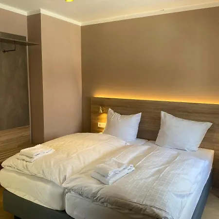 Petite Koenigsallee Self Check-in Hotell