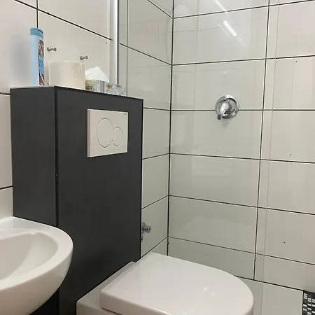 Petite Koenigsallee Self Check-in Hotell