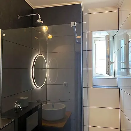 Petite Koenigsallee Self Check-in