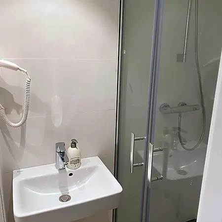 Petite Koenigsallee Self Check-in 3* דיסלדורף