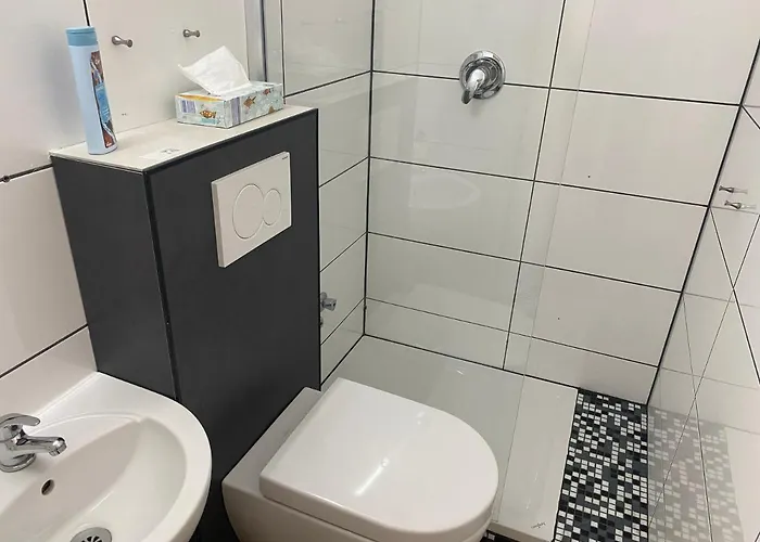 Petite Koenigsallee Self Check-in فندق