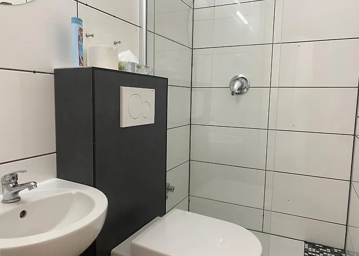 Petite Koenigsallee Self Check-in فندق