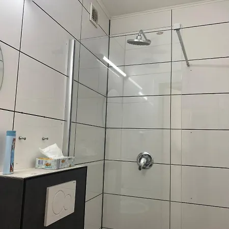 酒店 Petite Koenigsallee Self Check-in 杜塞尔多夫